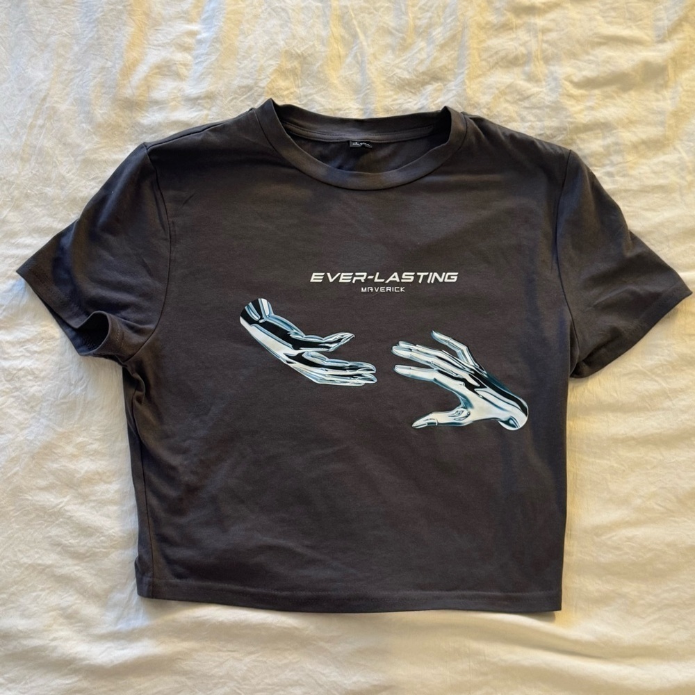 Women’s Charcoal Gray Graphic Tee with Chrome Graphic Hand Design | NEW | Small - Picture 5 of 7